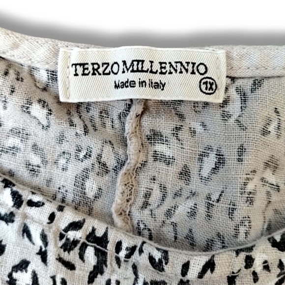 Linen Leopard Print Ruffle Hem Plus Top - Picture 3 of 7